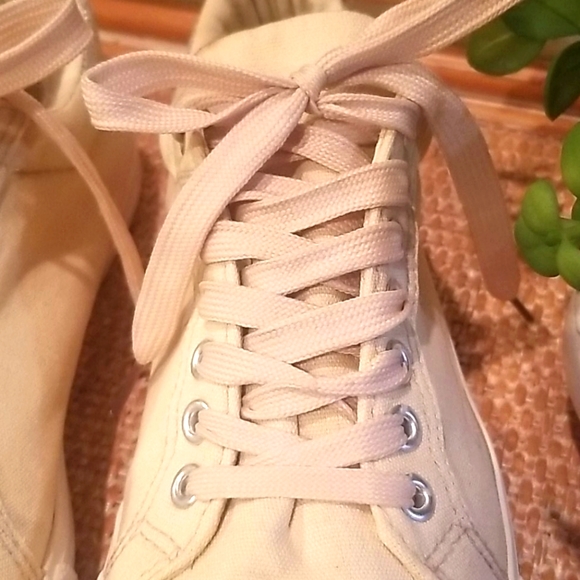 Beige sneakers with beige laces - Picture 5 of 8